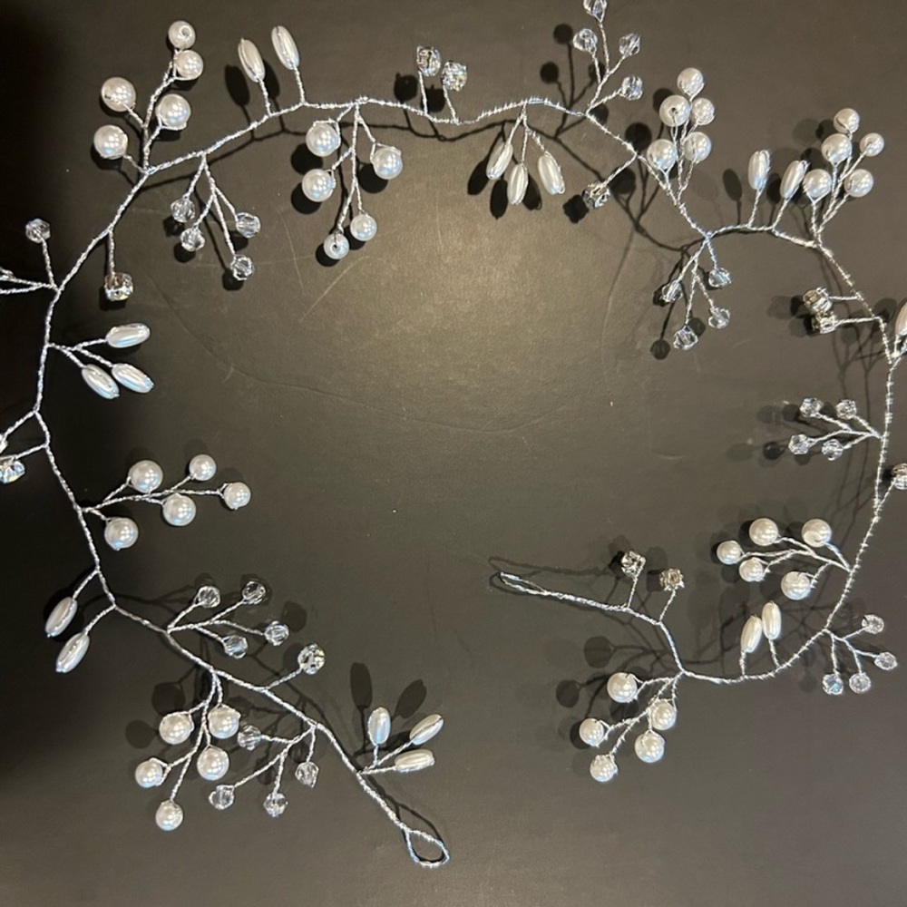 Anthropologie Pearl Floral Wire Headband in White and Gold - Picture 2 of 5